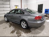 Volkswagen Passat 1.8T Limited Edition 1VWAT7A39FC114161 fotografie