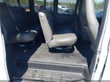 Chevrolet Express Passenger Rwd  Extended Wheelbase Ls 1GAZGNFPXN1273719 fotografie