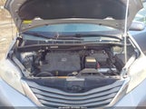 Toyota Sienna Xle V6 8 Passenger 5TDYK3DC5DS370849 fotografie