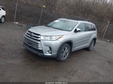 Toyota Highlander Xle 5TDJZRFH2JS892553 fotografie