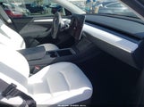 Tesla Model Y Performance Dual Motor All-Wheel Drive 7SAYGDEF5RF049036 fotografie