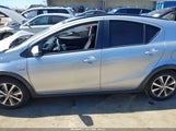 Toyota Prius C Two JTDKDTB35J1613491 снимка