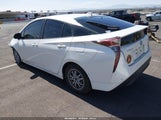 Toyota Prius Four JTDKARFU9H3031181 снимка