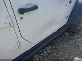 Jeep Wrangler Unlimited Rubicon Hard Rock 1C4BJWFG3GL242089 fotografie