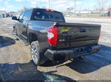Toyota Tundra Limited 5.7L V8 5TFHW5F16JX719826 снимка