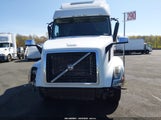 Volvo Vn Vnl 4V4NC9TH8BN532786 fotografie