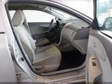 Toyota Corolla Le 2T1BU4EE4AC357875 fotografie