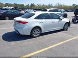Toyota Corolla Le JTDEPRAE9LJ082342 снимка