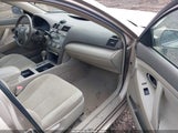 Toyota Camry Le 4T1BE46K17U110435 снимка