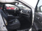 Toyota Highlander Se 5TDJZRFH2HS509396 fotografie