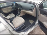 Hyundai Elantra Se 5NPD74LF3HH076220 снимка