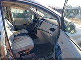 Toyota Sienna Le V6 5TDKK3DC6BS045064 снимка