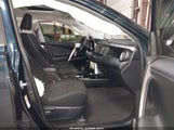 Toyota Rav4 Xle JTMRFREV9JJ747283 снимка