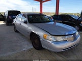 Lincoln Town Car Signature 1LNHM82WXYY903160 photo