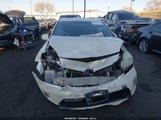 Toyota Prius Two JTDKN3DU2E1737839 fotografie