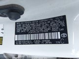 Toyota Prius Two JTDKN3DU2E1737839 fotografie