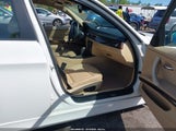 BMW 328Xi WBAVC73598KX92658 снимка