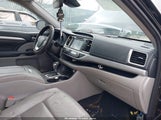 Toyota Highlander Xle 5TDJZRFH8JS822622 снимка