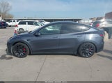 Tesla Model Y Performance Dual Motor All-Wheel Drive 7SAYGDEF2NF505441 fotografie
