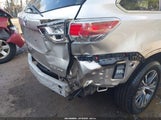 Toyota Highlander Xle V6 5TDJKRFHXGS326914 fotografie