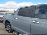Toyota Tundra Limited 5.7L V8 5TFFY5F19JX237448 fotografie