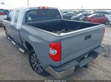 Toyota Tundra Limited 5.7L V8 5TFFY5F19JX237448 fotografie