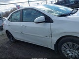 Toyota Corolla Le 2T1BURHE6JC113573 fotografie