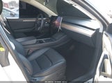 Tesla Model Y Awd/Long Range Dual Motor All-Wheel Drive 7SAYGAEE1PF752992 fotografie