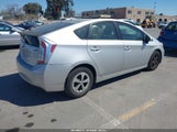 Toyota Prius Two JTDKN3DU5D5643798 снимка
