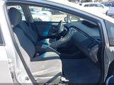 Toyota Prius Two JTDKN3DU5D5643798 снимка