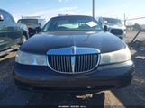 Lincoln Town Car Signature 1LNFM82W6WY711741 photo