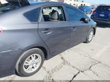 Toyota Prius Two JTDKN3DU4B1476340 photo