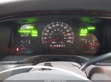 Lincoln Town Car Signature 1LNHM82W12Y653881 photo