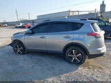 Toyota Rav4 Xle JTMRFREV3JJ252674 снимка