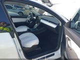 Tesla Model Y Performance Dual Motor All-Wheel Drive 7SAYGDEF7NF399245 fotografie