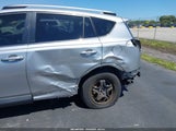 Toyota Rav4 Le JTMBFREV6JJ250290 снимка