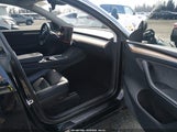 Tesla Model Y Long Range Dual Motor All-Wheel Drive 7SAYGDEE9NF561724 fotografie