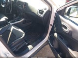 Jeep Compass Latitude 4X4 3C4NJDBBXMT569701 снимка