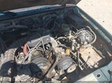 Mazda B2300 Se/Sx 4F4YR12C01TM12142 снимка