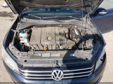 Volkswagen Passat 2.5L S 1VWAP7A38DC052012 снимка