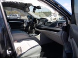 Toyota Highlander Le 5TDZZRFH0JS235317 снимка