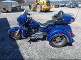 Harley-Davidson Flhtcutg Tri Glide Ultra 1HD1MAD13HB851581 снимка