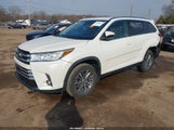 Toyota Highlander Xle 5TDJZRFH0KS602764 снимка