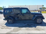 Jeep Wrangler 4-Door Sahara 4X4 1C4PJXENXSW525110 снимка