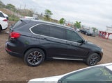 BMW X5 xDrive50I 5UXKR6C55E0C02589 снимка