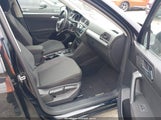 Volkswagen Tiguan 2.0T S 3VV0B7AX6JM057088 photo