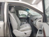 Chrysler Town & Country Touring 2A8HR54X59R647356 fotografie