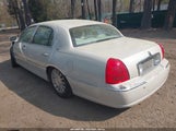 Lincoln Town Car 1LNHM83W64Y667308 снимка