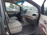 Toyota Sienna Limited V6 7 Passenger/Xle V6 7 Passenger Auto Access Seat/Xle V6 8 Passenger 5TDYK3DC5ES484741 fotografie