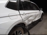 Volkswagen Tiguan 2.0T Se/2.0T Sel 3VV3B7AX1JM033844 fotografie